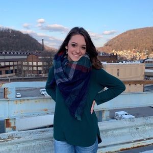 Meet your Posher, Olivia